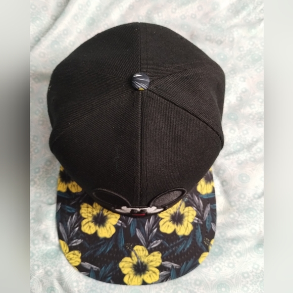 Disney Mickey Mouse black yellow tropical flower baseball hat cap - Picture 8 of 9